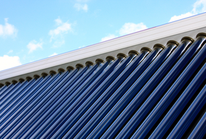 Solarröhrenkollektor auf dem Dach